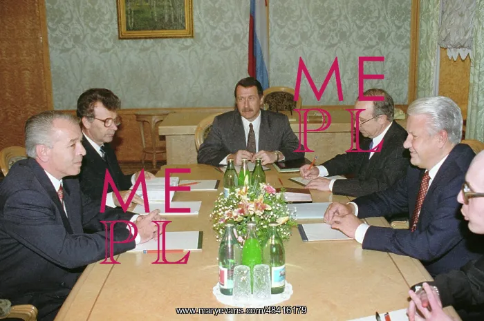 : Nicholas Vacaroiu visit to Russia, 1993 : Nicholas Vacaroiu visit to Russia, 1993