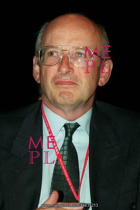  : Nick Raynsford MP