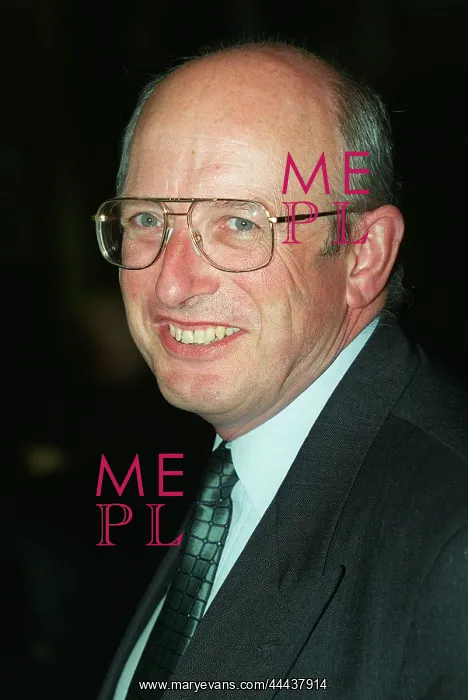  : Nick Raynsford MP