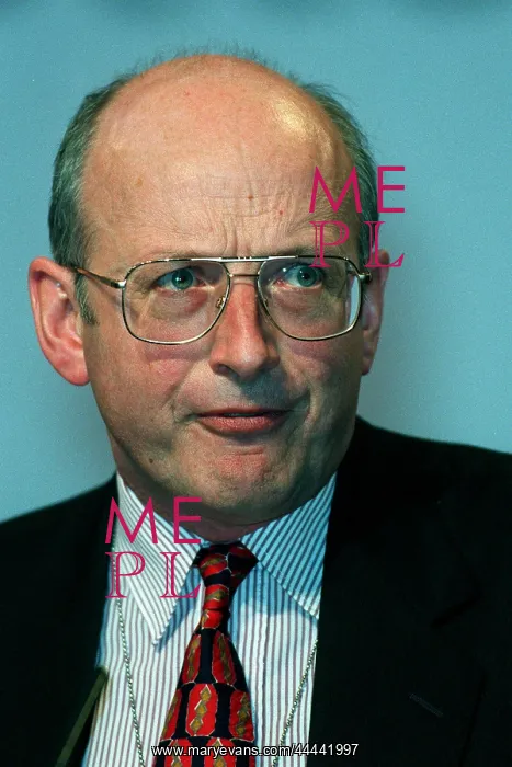  : Nick Raynsford MP
