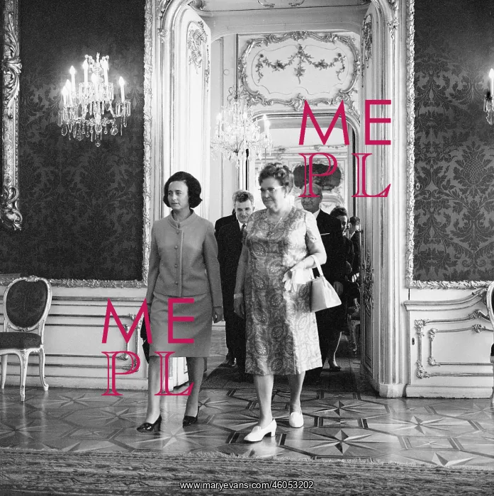 : Nicolae Ceausescu?s and Franz Jonas? wives : Nicolae Ceausescu?s and Franz Jonas? wives