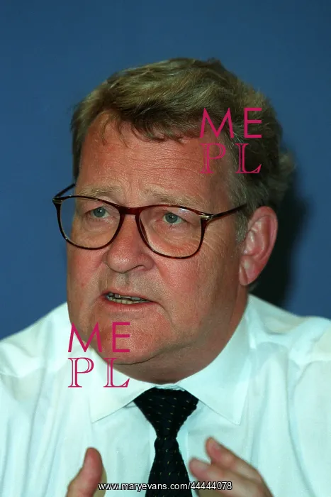  : Niels Helveg Petersen