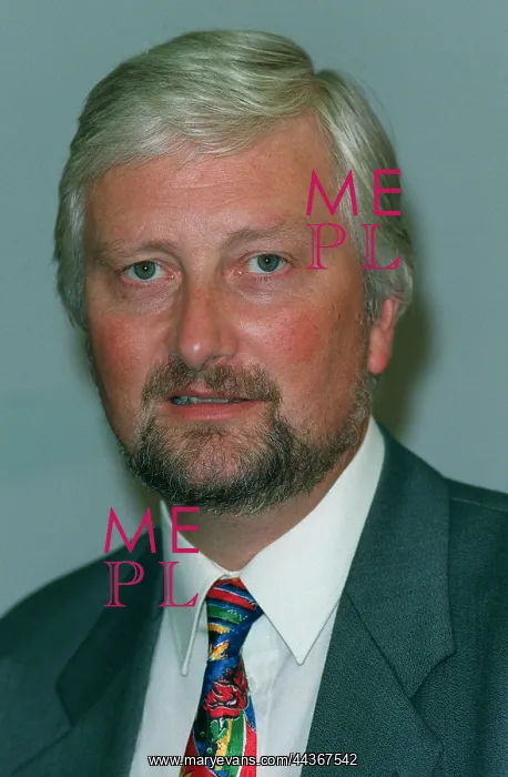  : Nigel Jones MP