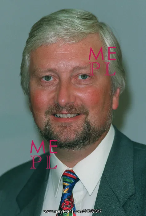  : Nigel Jones MP
