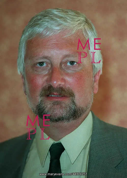  : Nigel Jones MP