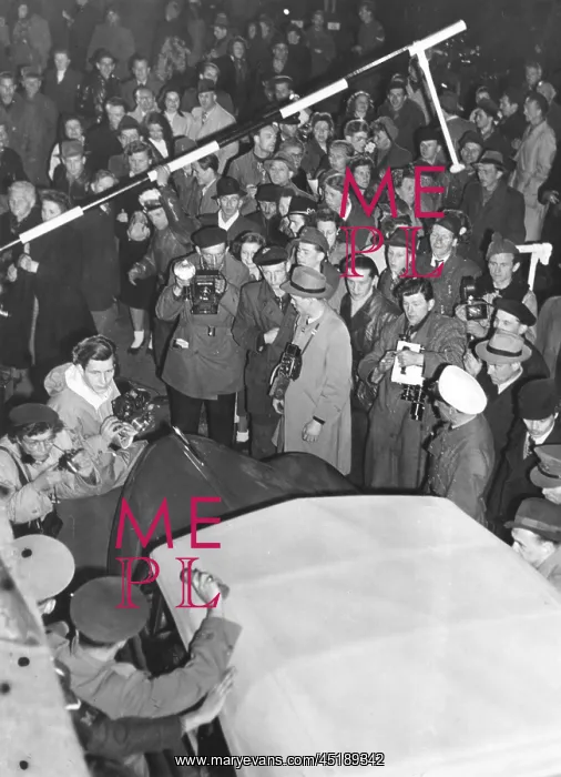 : The night of the lifting of the Blockade : The night of the lifting of the Blockade