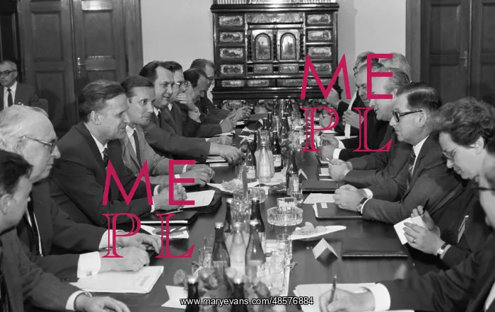 : Nikolai Ryzhkov visits Czechoslovakia : Nikolai Ryzhkov visits Czechoslovakia