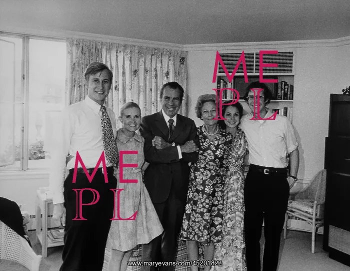 : Nixon family heartbroken but smiling in ? : Nixon family heartbroken but smiling in ?
