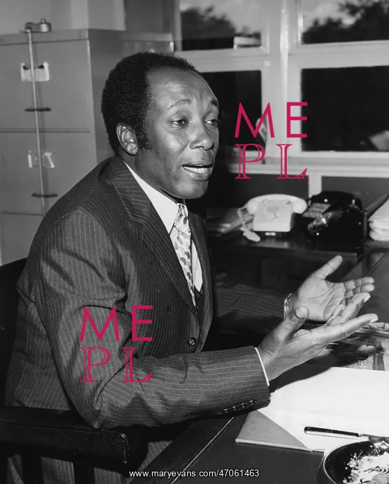 : Njorobe Mungai : Njorobe Mungai