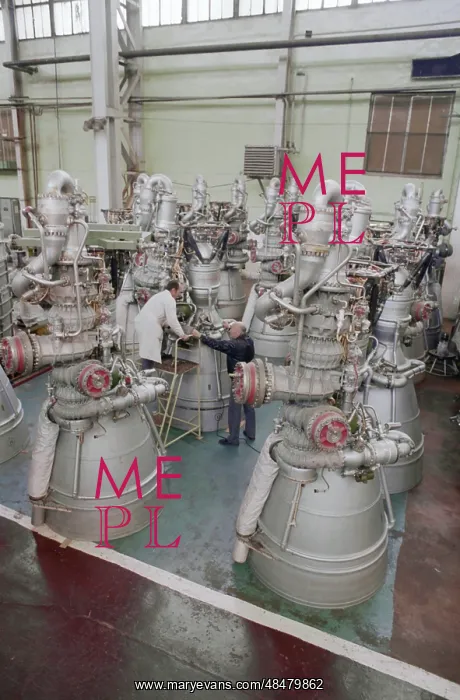  : NK-33 liquid rocket engine