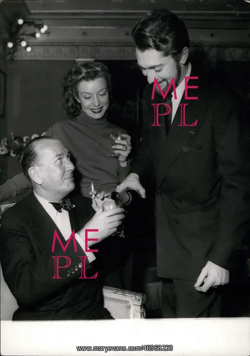 : Noel Coward, Jean Claude Pascal, Gisele Preville, Paris : Noel Coward, Jean Claude Pascal, Gisele Preville, Paris