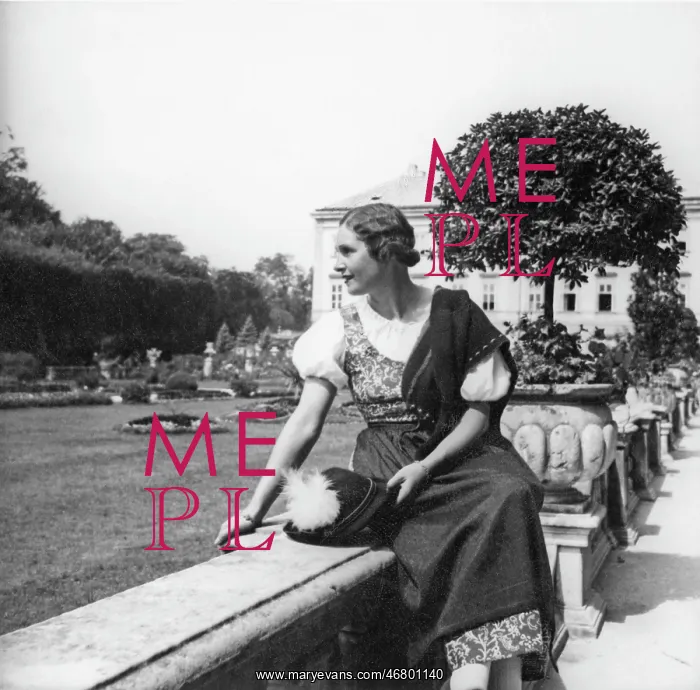 : Nora Gregor in Mirabell garden : Nora Gregor in Mirabell garden