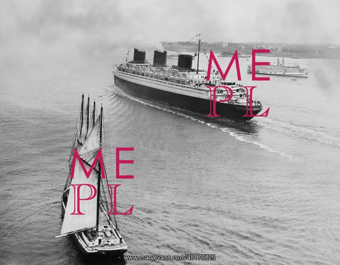 : The Normandie in New York, 1935 : The Normandie in New York, 1935