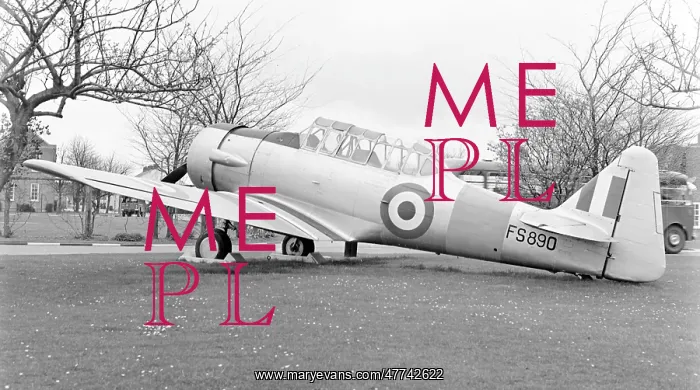 : North American Harvard II FS890 : North American Harvard II FS890