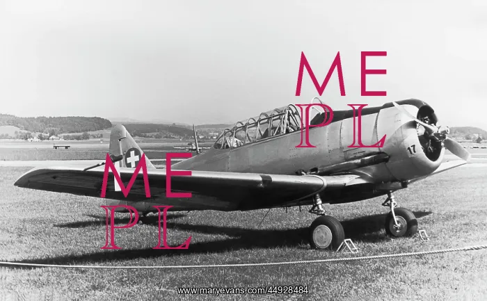 : North American T-6 Harvard : North American T-6 Harvard