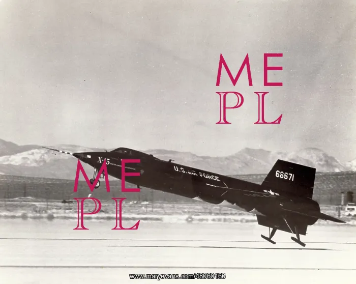 : North American X-15 56-6671 at touchdown : North American X-15 56-6671 at touchdown
