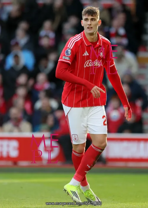 : Nottingham Forest v Liverpool - Premier League : Nottingham Forest v Liverpool - Premier League