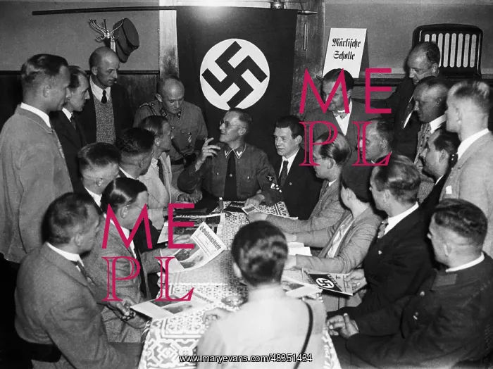 : NSDAP cell meeting, 1933 : NSDAP cell meeting, 1933