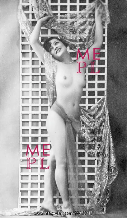 : NUDE ARTIST'S MODEL : NUDE ARTIST'S MODEL