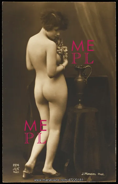  : NUDE / BACK VIEW / POSTCARD