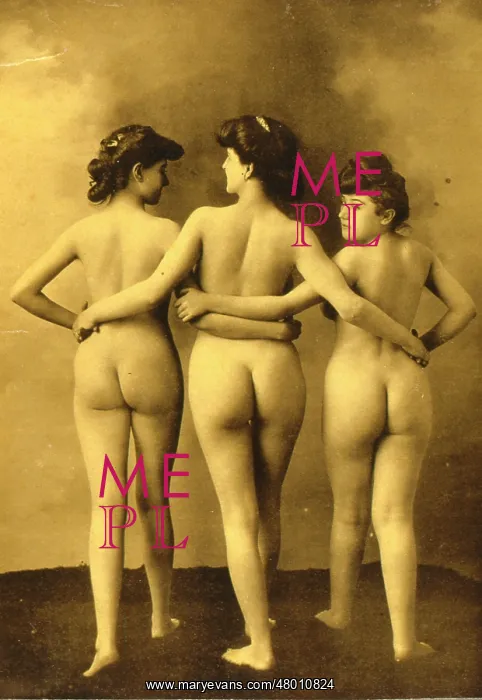 : Three nude woman with linked arms : Three nude woman with linked arms