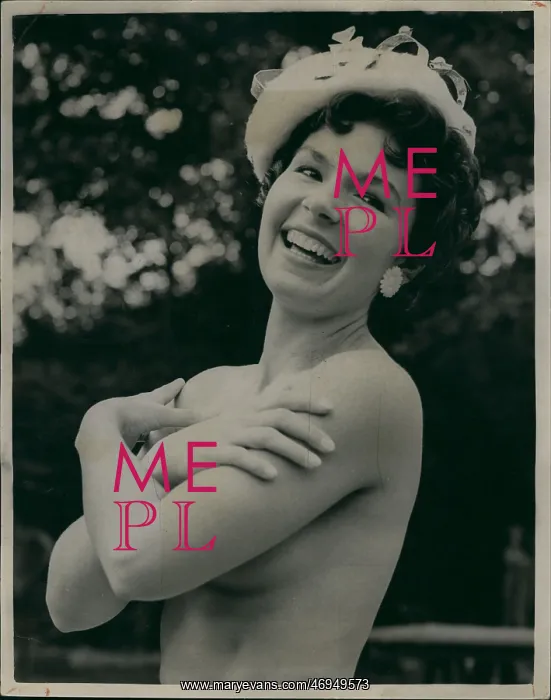 : Nudist Beauty Queen Of Britain : Nudist Beauty Queen Of Britain