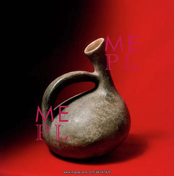 : Nuraghic argil flask, Museo Antiquarium : Nuraghic argil flask, Museo Antiquarium