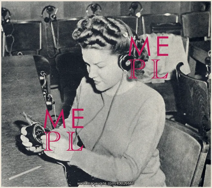 : Nuremberg Trial - headphone system for translating proceedings : Nuremberg Trial - headphone system for translating proceedings