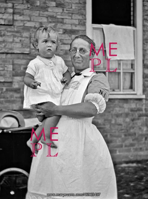  : NURSE AND CHILD