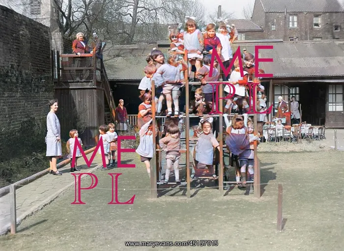 : NURSERY PLAYGROUND 1930S : NURSERY PLAYGROUND 1930S