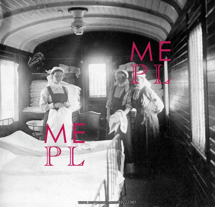 : Nurses in an ambulance train, 1915 : Nurses in an ambulance train, 1915