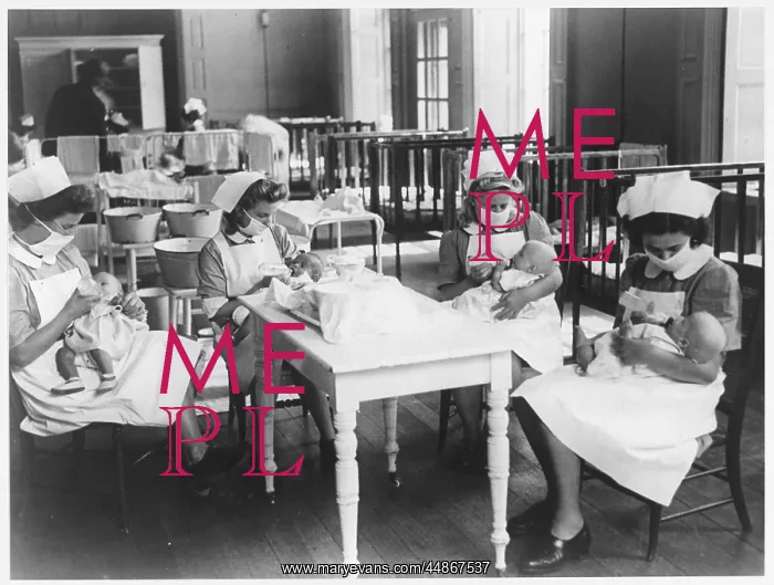 : NURSES FEEDING BABIES : NURSES FEEDING BABIES