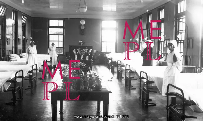 : Nurses in male hospital ward : Nurses in male hospital ward