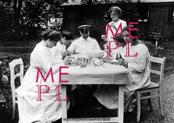 : Nurses preparing medicine, 1914 : Nurses preparing medicine, 1914