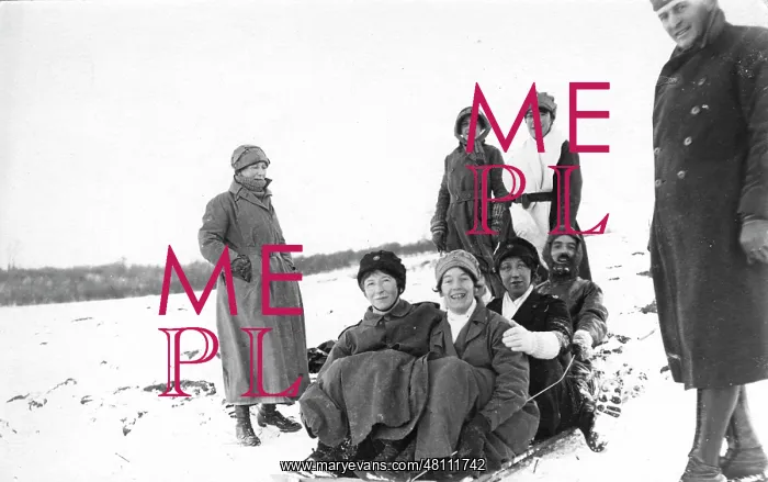 : Nurses and soldiers sledging during WW1 : Nurses and soldiers sledging during WW1