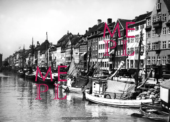 : The Nyhavn in Copenhagen, 1936 : The Nyhavn in Copenhagen, 1936