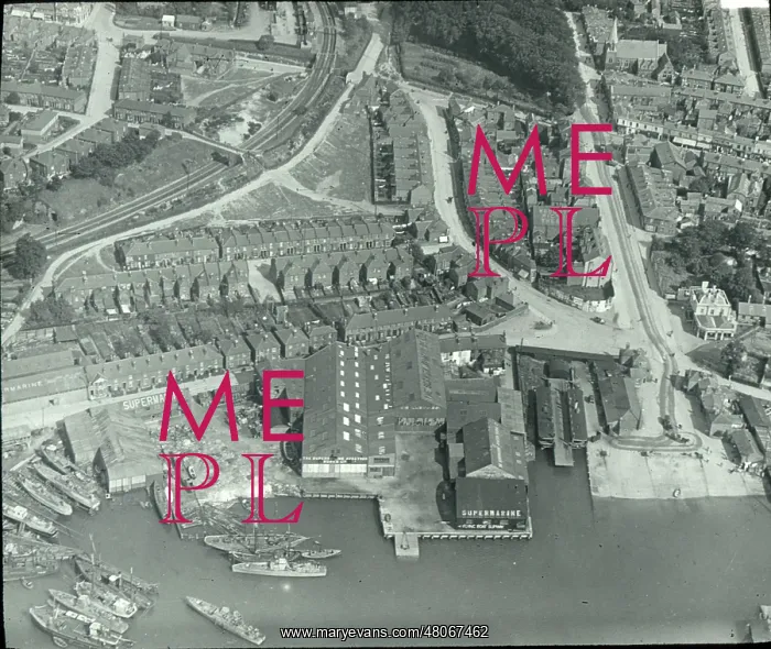 : O E Simmonds aerial view of Southampton Docks : O E Simmonds aerial view of Southampton Docks