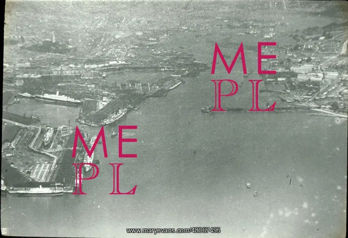 : O E Simmonds aerial view of Southampton Docks : O E Simmonds aerial view of Southampton Docks