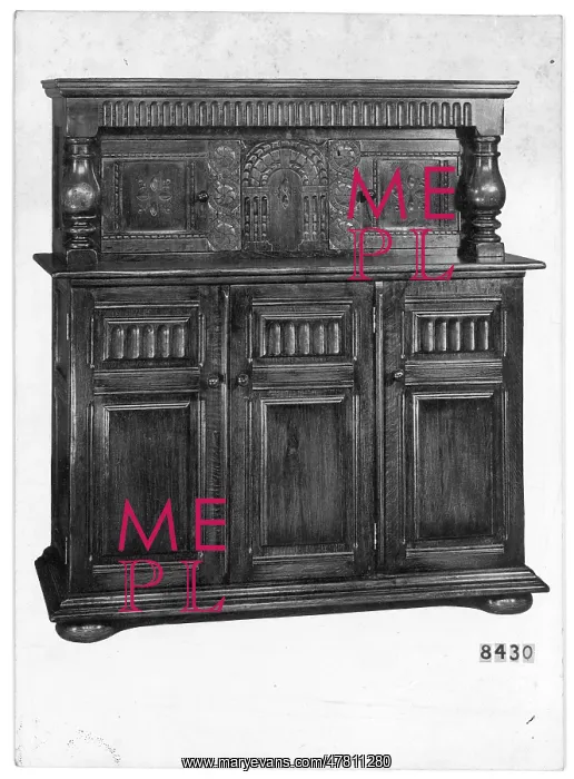 : An Oak dresser : An Oak dresser
