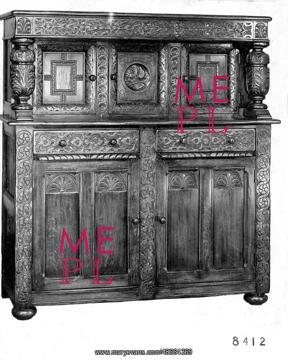 : Oak dresser : Oak dresser