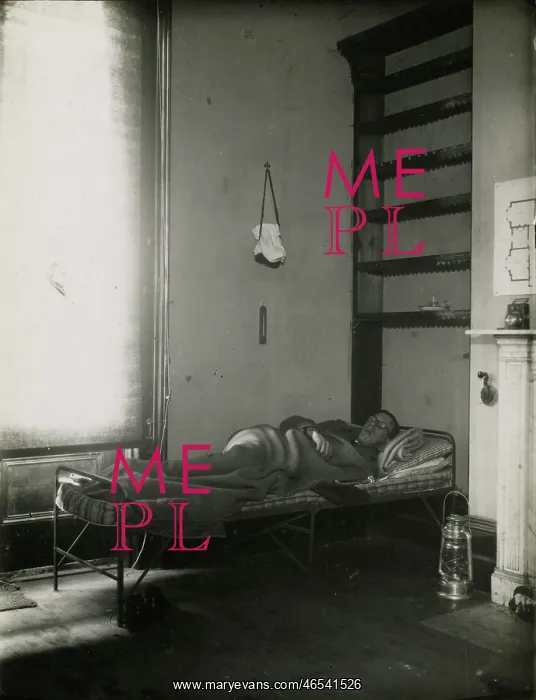  : Observer asleep on a bed in ?Base Room?