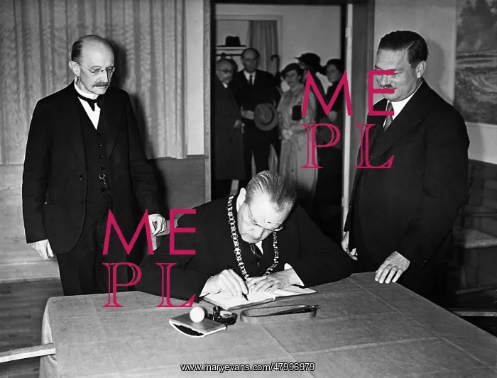 : On the occasion of handing over the keys to the Head : On the occasion of handing over the keys to the Head