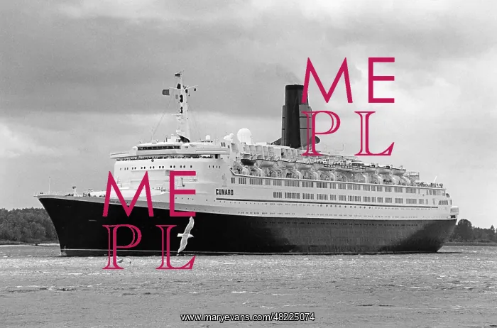 : Ocean liner Queen Elizabeth 2 : Ocean liner Queen Elizabeth 2