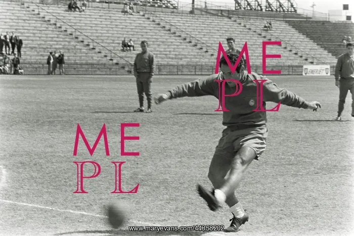 : October 1964 - Fransisco Gento, winger, practising : October 1964 - Fransisco Gento, winger, practising