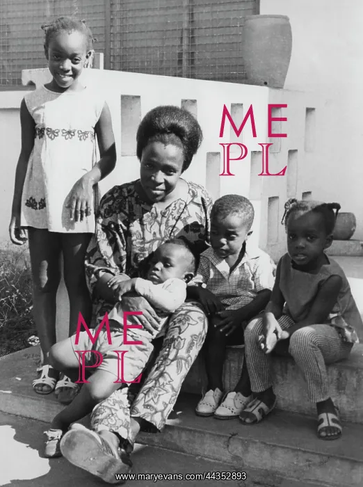 : October 1969 - Lady Sculptor - At Home With Her Four : October 1969 - Lady Sculptor - At Home With Her Four