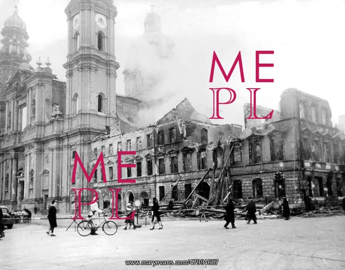 : Odeon Square and Theatine Church after air raid, WW2 : Odeon Square and Theatine Church after air raid, WW2