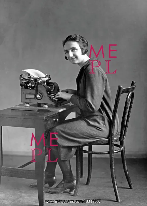 : Office employee, 1925 : Office employee, 1925