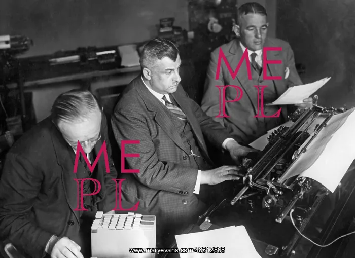 : Office staff at the introduction of new accounting methods : Office staff at the introduction of new accounting methods