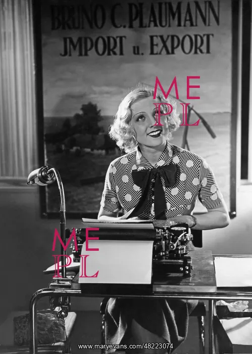 : Office worker at the typewriter, 1933 : Office worker at the typewriter, 1933