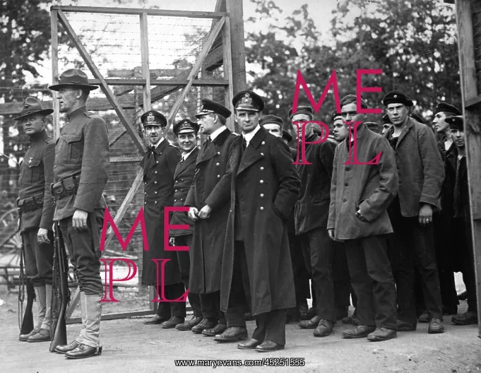 : Officers and crew of the German submarine U.58 : Officers and crew of the German submarine U.58